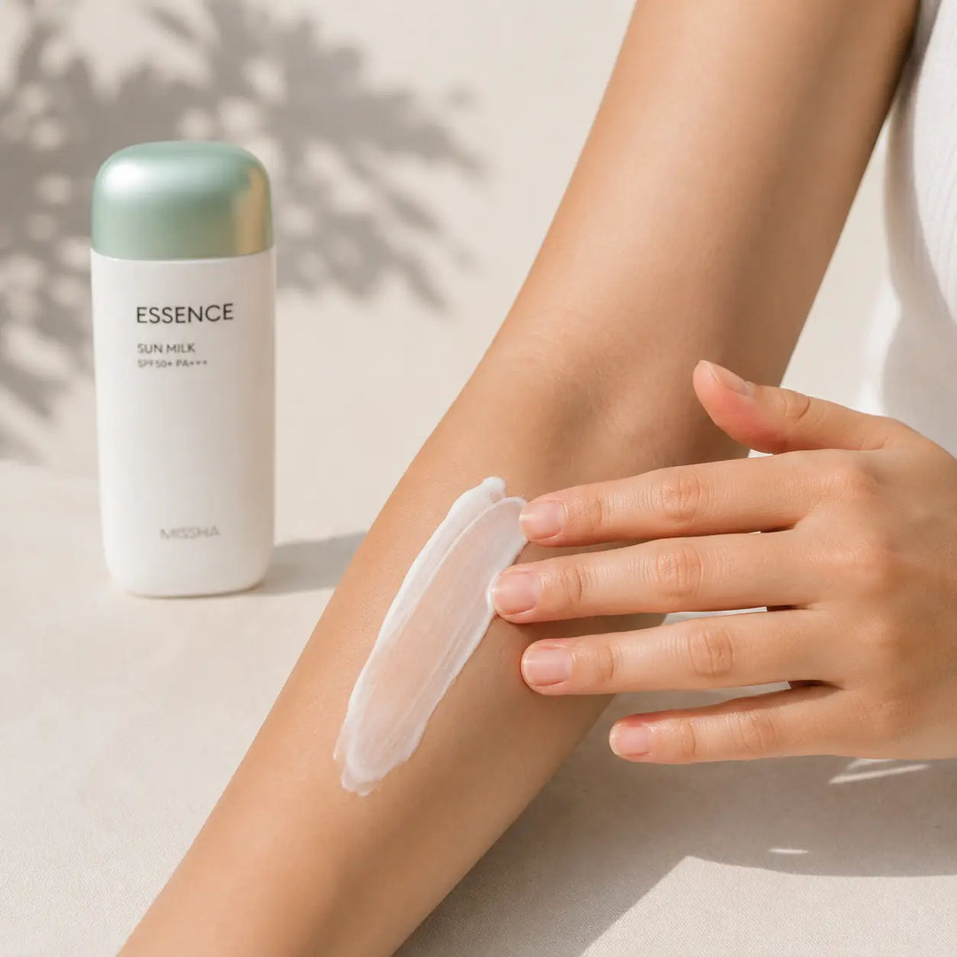 Nuaglow Sommerglød skincare routine featuring Missha All Round Solar Cream, a lightweight sun protection cream with SPF.
